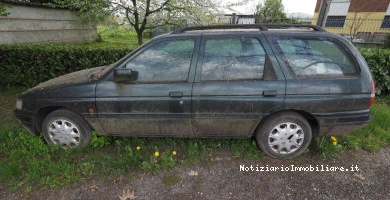 Auto Abbandonata Nel...