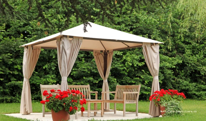 Gazebo in giardino privato in condominio: regole, permessi e limiti