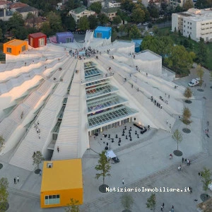 Piramide Di Tirana L...